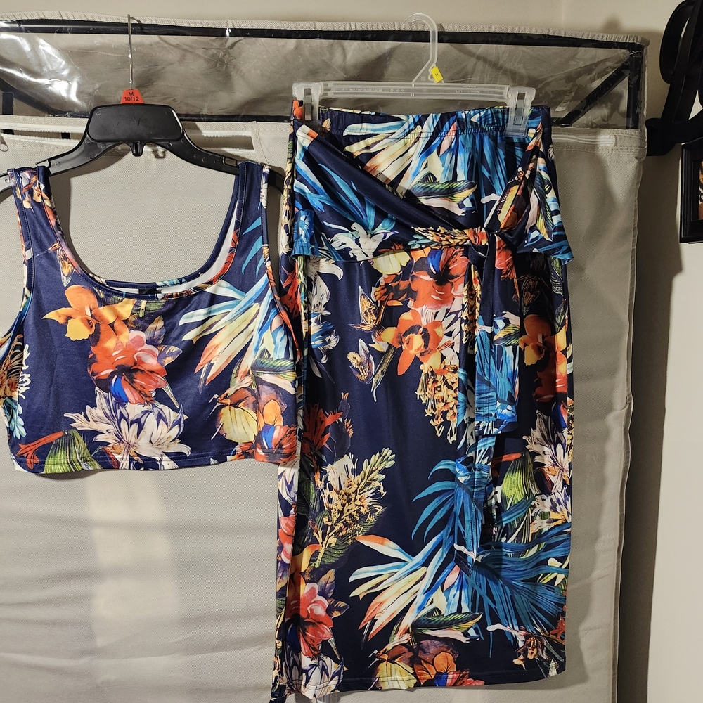 SHEIN Navy Floral Crop Top with Bright Orange & Coral Blooms